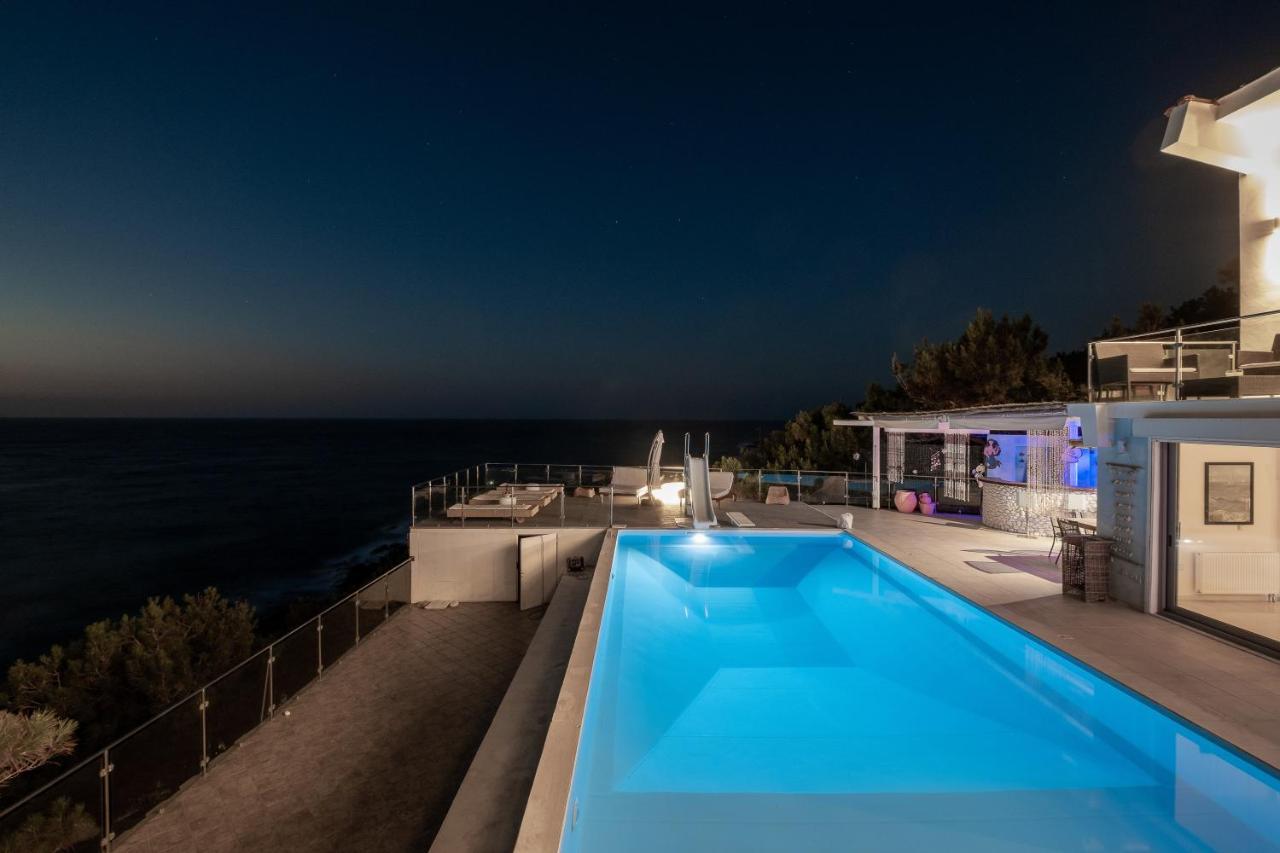 Icarus Luxury Beachfront Villa Gialiskari  Ngoại thất bức ảnh
