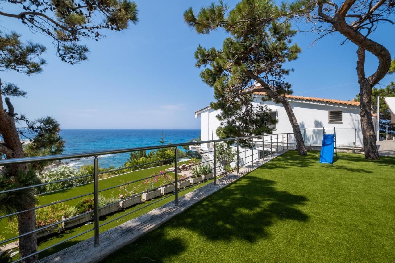 Icarus Luxury Beachfront Villa Gialiskari  Ngoại thất bức ảnh