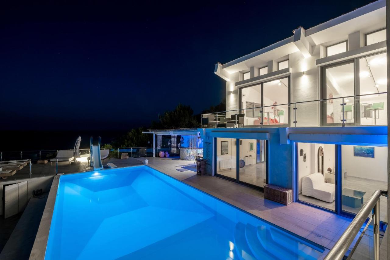 Icarus Luxury Beachfront Villa Gialiskari  Ngoại thất bức ảnh
