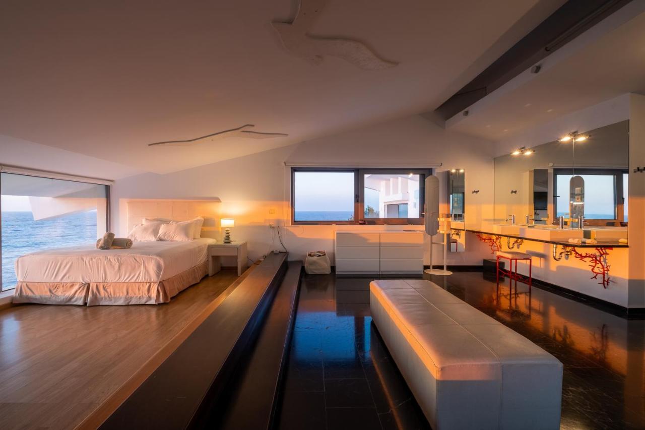 Icarus Luxury Beachfront Villa Gialiskari  Ngoại thất bức ảnh
