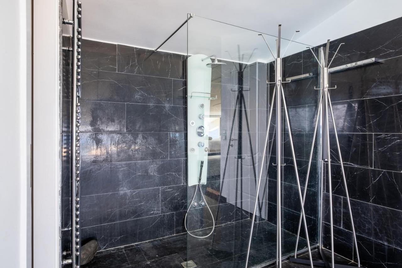 Icarus Luxury Beachfront Villa Gialiskari  Ngoại thất bức ảnh