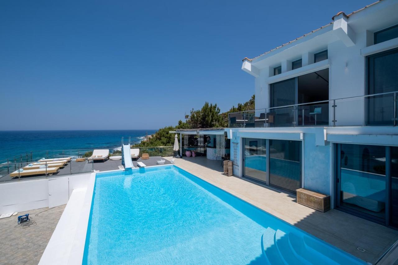 Icarus Luxury Beachfront Villa Gialiskari  Ngoại thất bức ảnh