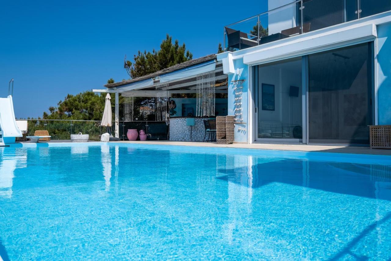 Icarus Luxury Beachfront Villa Gialiskari  Ngoại thất bức ảnh